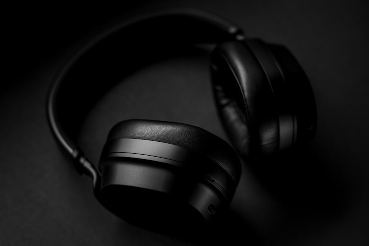 Aura Pro Wireless Headphones